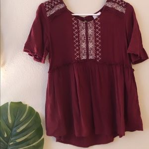 Flowy, embroidered tee